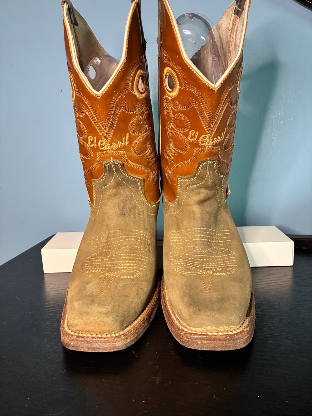 El Carril Two-Tone Leather Western Cowboy Boots